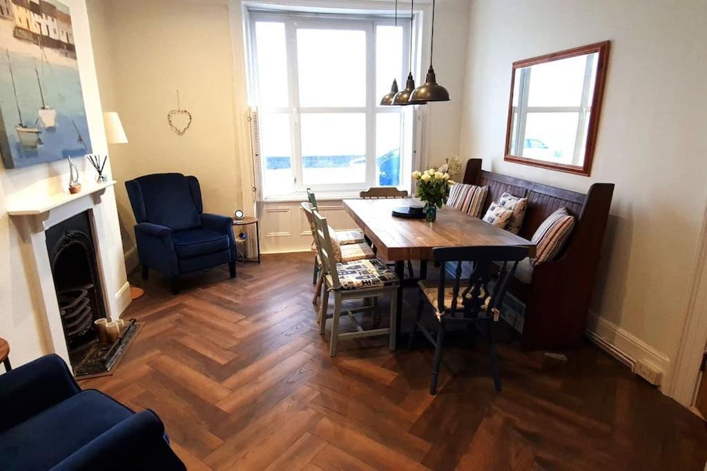 Beach View, 4 Bedroom House Opposite The Sea! Sleeps 10 サンドゲート エクステリア 写真