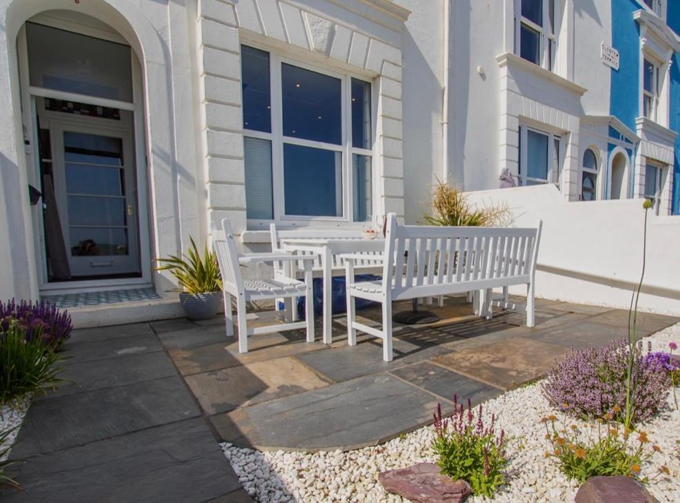 Beach View, 4 Bedroom House Opposite The Sea! Sleeps 10 サンドゲート エクステリア 写真